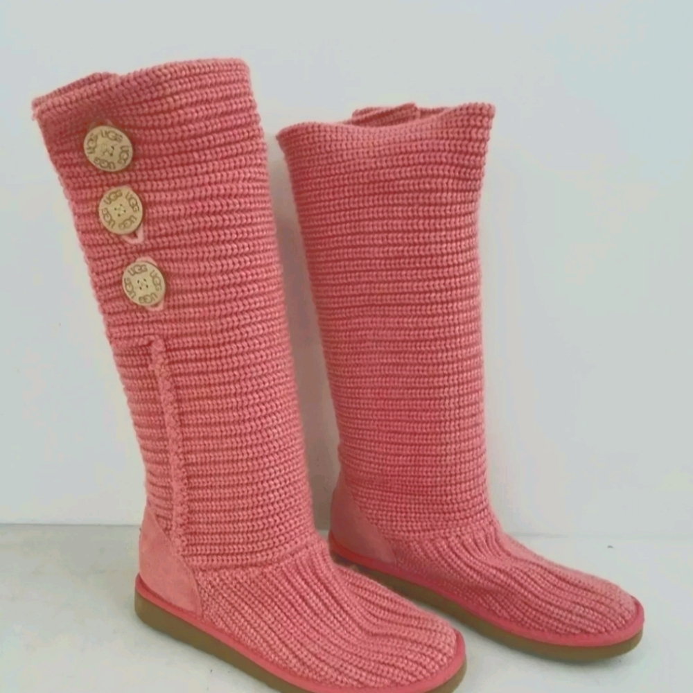 Ugg Cardi size 8
